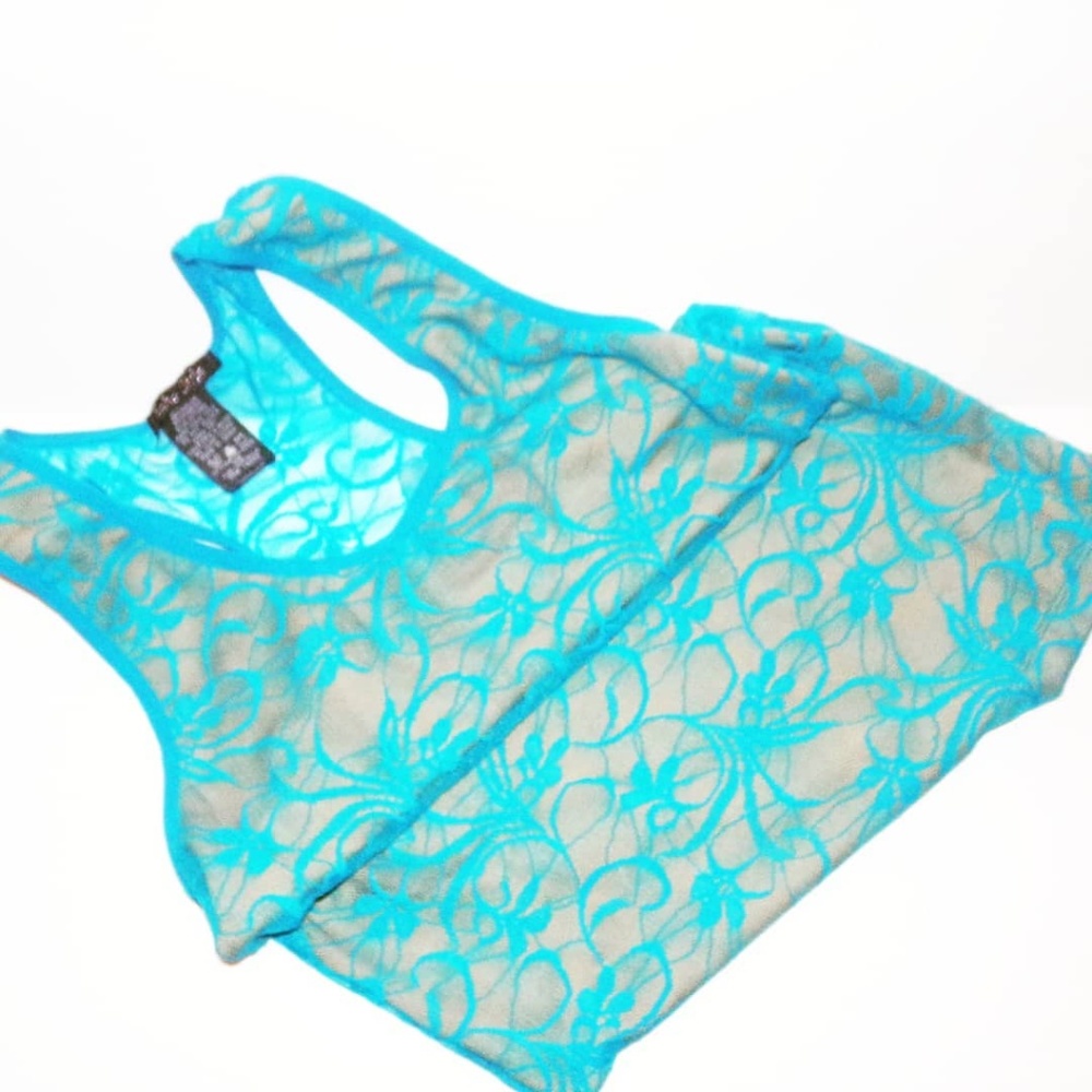 BREEZY LACE TEES